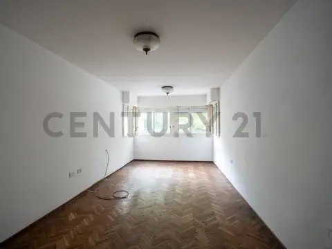 9 e/47 y 48 700, Piso 1