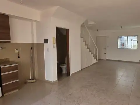 Depto Tipo Casa en Alquiler de Monoambiente