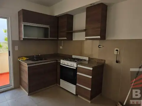 Depto Tipo Casa en Alquiler en Coghlan, $ 1.650.000