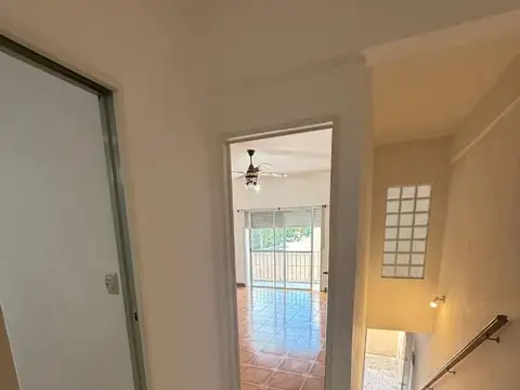 Depto Tipo Casa 3 ambientes con 2 baños