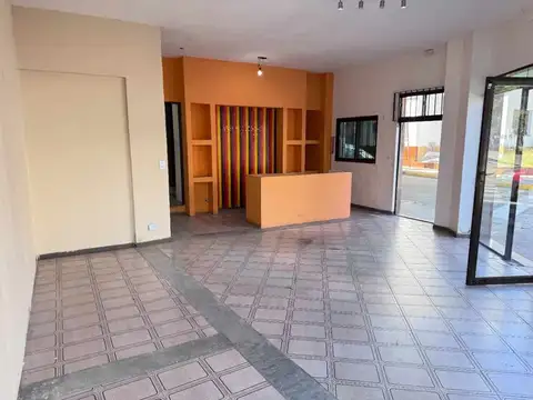 Venta Local Comercial  Av. Eva Peron 2335