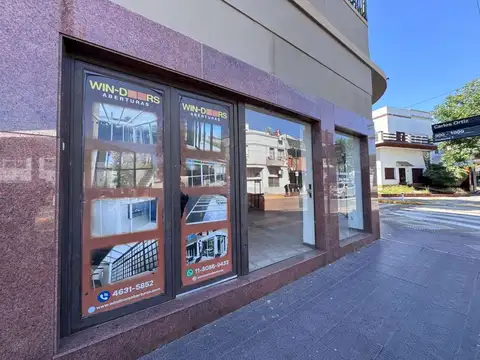 Local en Venta en Parque Chacabuco, $ 120.000