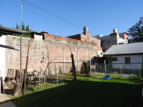 VENTA 4 CASAS BENAVIDEZ MULTIFAMILIAR DOBLE LOTE