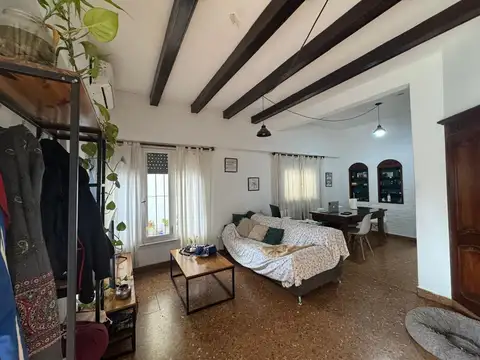 VENTA CASA DE 4 AMBIENTES EN VILLA MARTELLI
