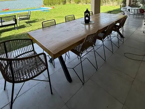 Casa en Venta con 2 cocheras