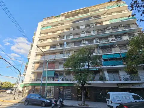 Departamento 2 Amb Frente Balcón