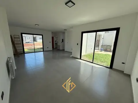 Casa 4 ambientes con 3 baños
