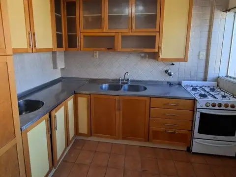 DEPARTAMENTO DOS DORMITORIOS CENTRICO EN ALQUILAR