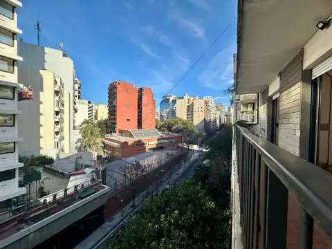 Juncal 600