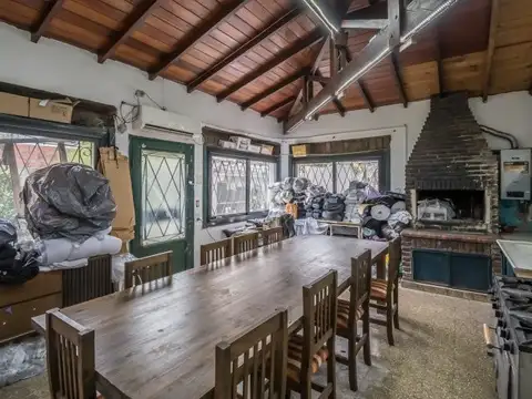 VENTA PH TIPO CASA - 5 AMBIENTES CON JARDIN - QUINCHO - TERRAZA - APTO PROFESIONAL - FLORES