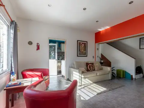 Casa 6 ambientes con 1 baño