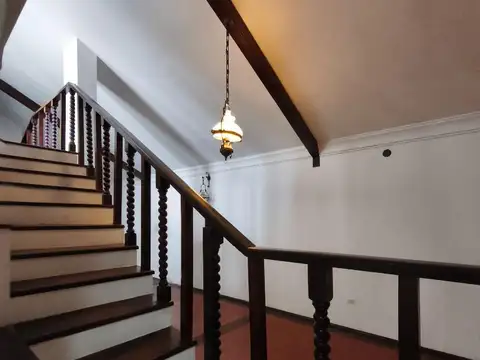 Casa en Venta con 3 cocheras