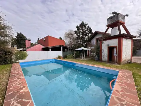 VENTA DE CASA DE  5 AMBIENTES EN BARRIO MONTECARLO DEL VISO PILAR