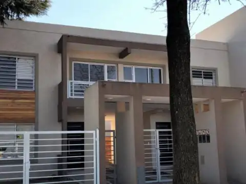DUPLEX EN ITUZAINGO 4 AMB C/ COCHERA APTO CRÉDITO!