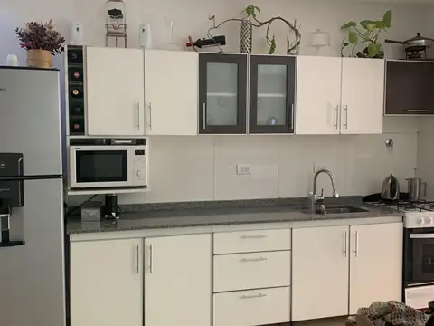 Depto Tipo Casa en Venta con 1 cocheras
