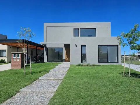Casa en Venta en Pilar del Este - Santa Lucia, Countries y Barrios Cerrados en Pilar