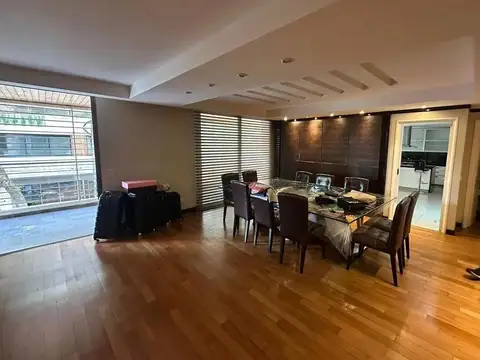 Caracas 400, Piso 1