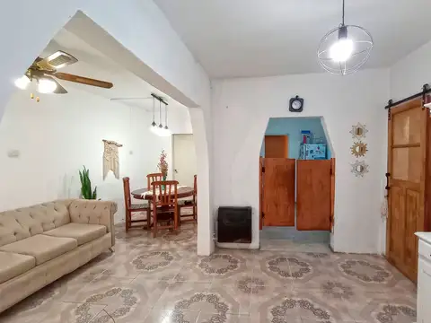 CASA 4 AMBIENTES EN VILLA TESEI – OPORTUNIDAD