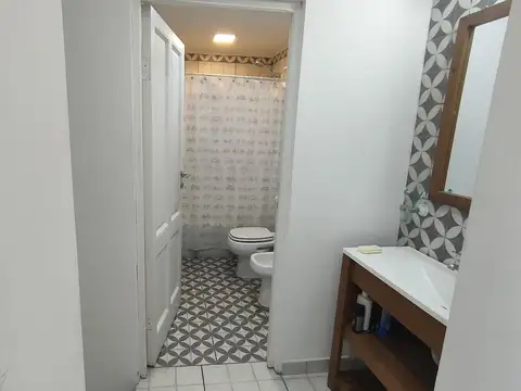 Depto Tipo Casa 6 ambientes con 2 baños