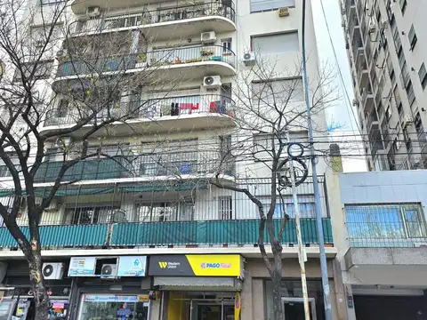 Av. Rivadavia 8338: alquiler 4amb. + balcón + 2 baños