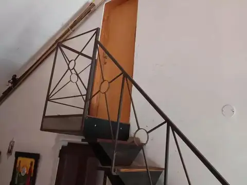 Casa en Venta con 4 cocheras