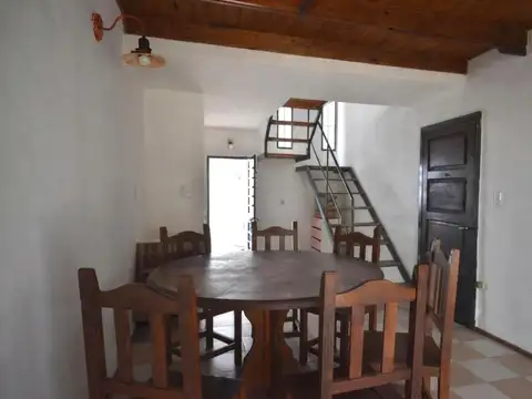 Depto Tipo Casa en Alquiler de 3 ambientes
