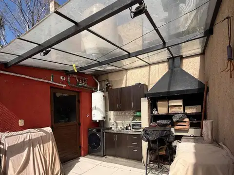 Depto Tipo Casa en Venta con 1 cocheras