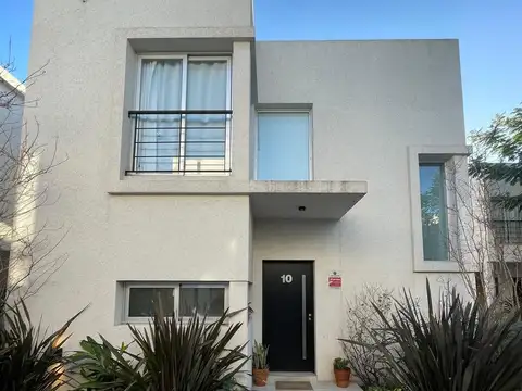 Casa en Venta en Castelar Norte, USD 260.000