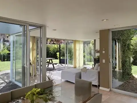 CASA 4 AMBIENTES. BARRIO PRIVADO