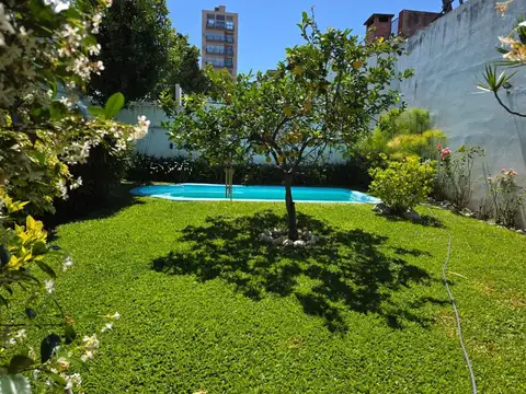 VENTA CASA 3 AMB CON PILETA QUILMES