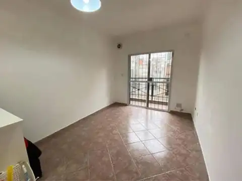 HERMOSO PH 2 AMBIENTES AL FRENTE. PAMOS MEJIA