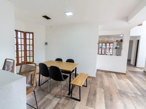 Casa 6 ambientes con 3 baños