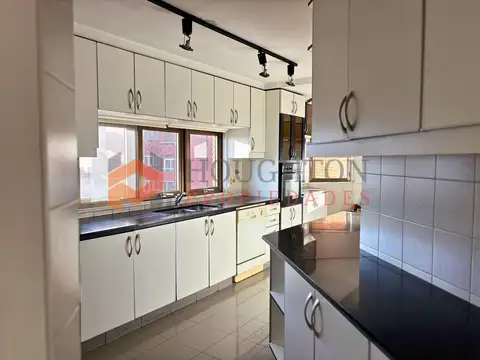 Departamento en Alquiler con 2 cocheras