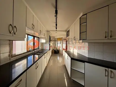 Departamento 5 ambientes con 4 baños