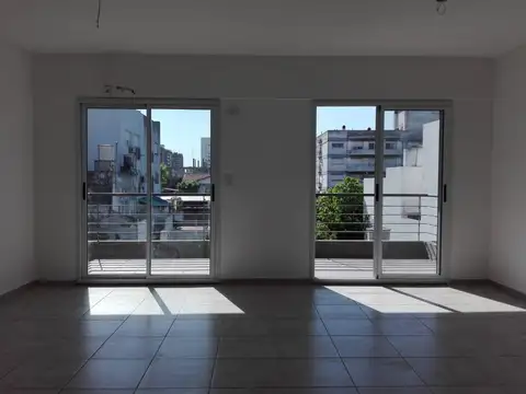 Departamento en Alquiler con Balcón en San Fernando