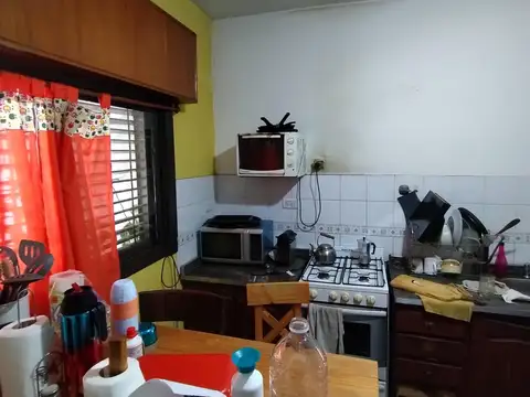 CASA A 200 MTS DE AV. CAGUAZU Y 200 MTS DE AV. ARMESTI