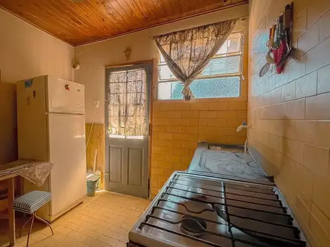 Casa 4 ambientes con 1 baño