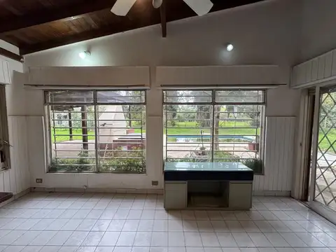 Casa 5 ambientes con 2 baños