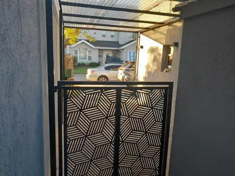 Casa en venta, Barrio Los Ceibos, rincon de milberg. 5 ambientes