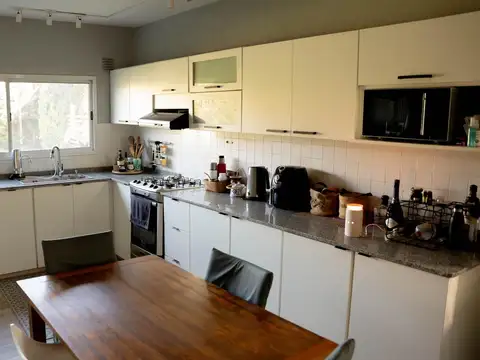 Casa 5 ambientes con 3 baños