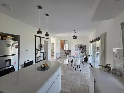 Casa En Venta De 5 Ambientes En Club De Campo Horizontes Al Sur