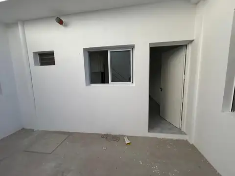 BELZU 5200, Piso PB