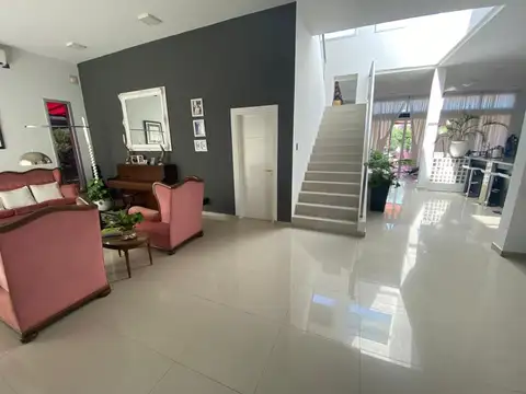 Casa en Venta en Countries y Barrios Cerrados en Pilar, USD 380.000