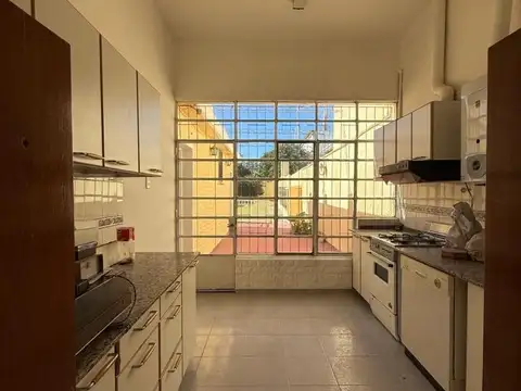 Avenida Peron 1100