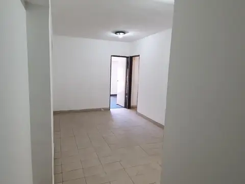 Teniente General Juan Domingo Perón 2300, Piso 1