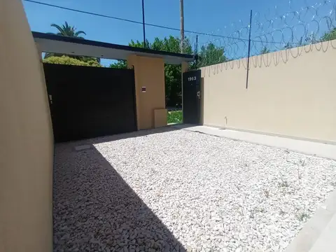 Casa en Alquiler en Los Hornos, $ 750.000