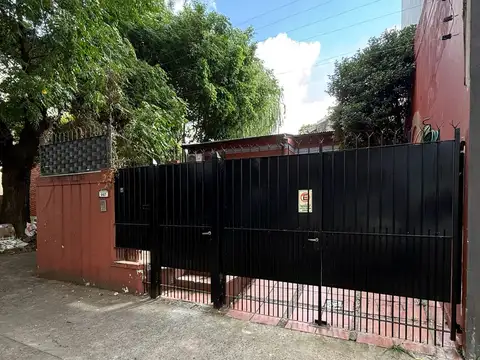 Hermosa Casa en alquiler de 3 ambientes c/entrada de coche