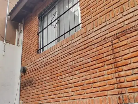 Duplex en alquiler de tres ambientes