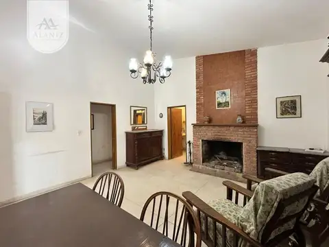 CASA EN VENTA EN INMEJORABLE UBICACIÓN, MERLO, S.L.