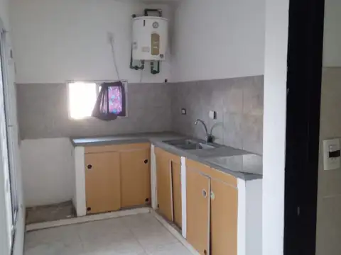 Casa en Alquiler en Rafael Calzada, $ 550.000